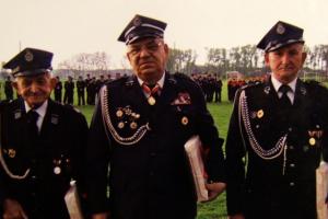 85 lat OSP Rozmierka (2006 r.). Od lewej: Jan Kapica (1928  ? 2010), Kazimierz Czajka, Paweł Krupa